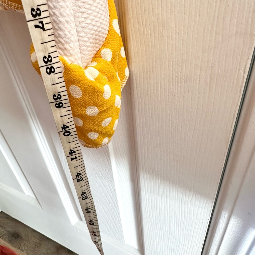 Black and White Patterned Tunic with Yellow Accents - Picture 4 of 7
